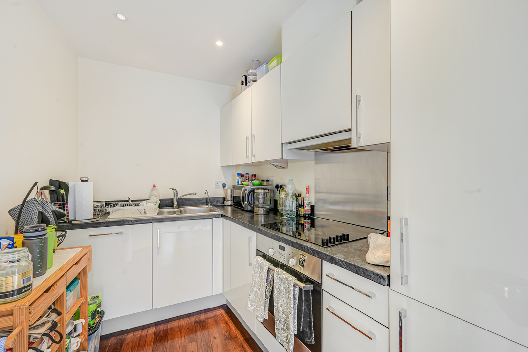 1 bed apartment for sale in Merryfield Court, Acton  - Property Image 2