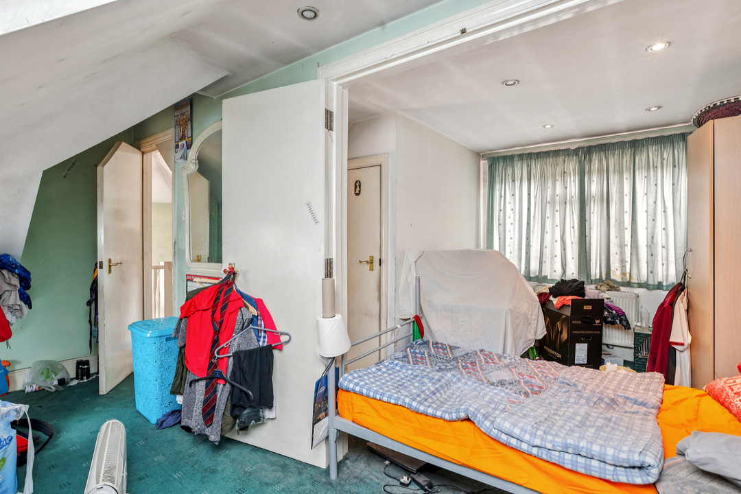 4 bed semi-detached house for sale in Bassett Gardens, Isleworth  - Property Image 11