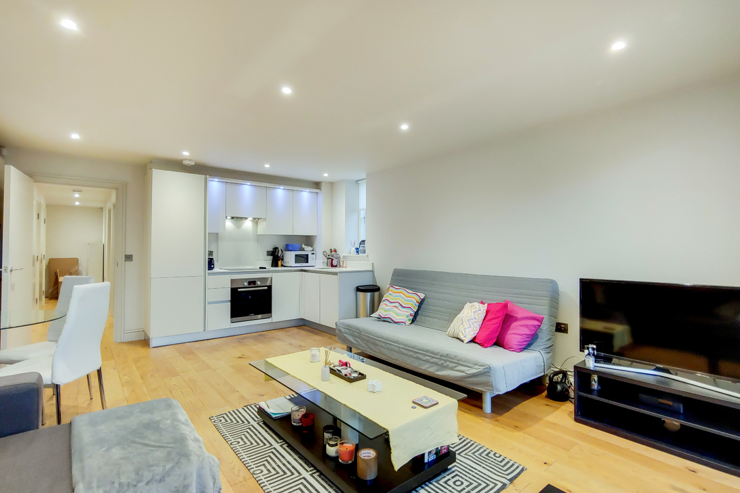 1 bed apartment to rent in North Common Road, Ealing  - Property Image 1