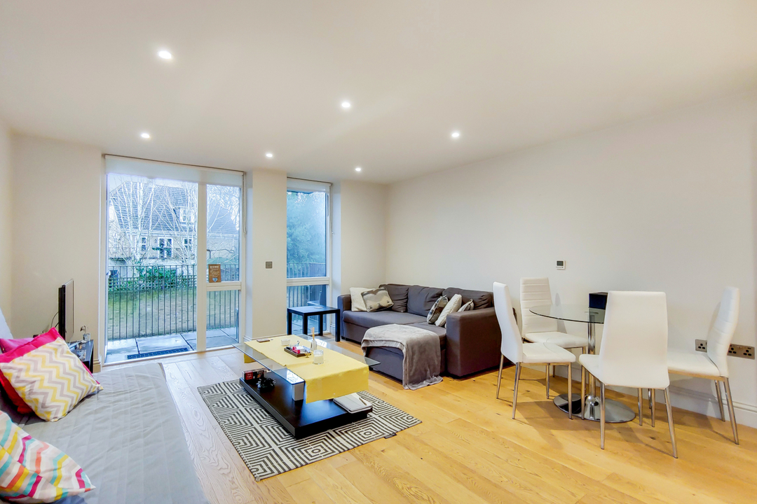 1 bed apartment to rent in North Common Road, Ealing 5