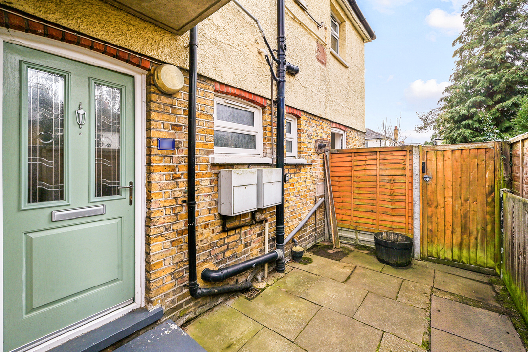 2 bed apartment for sale in Elderberry Road, Ealing, London, W5 9