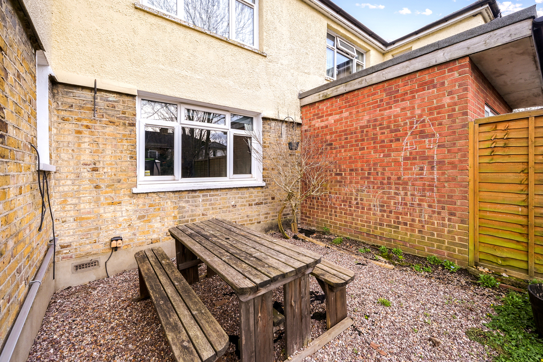 2 bed apartment for sale in Elderberry Road, Ealing, London, W5 5