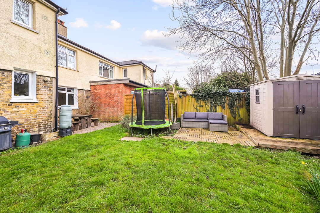 2 bed apartment for sale in Elderberry Road, Ealing, London, W5 4