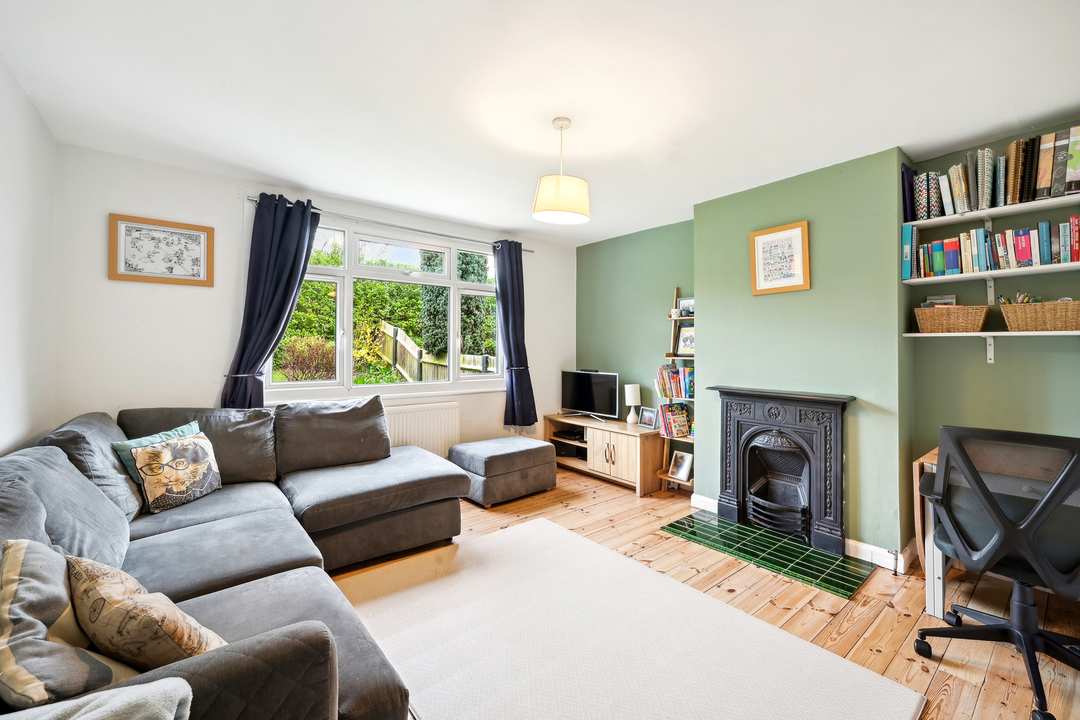 2 bed apartment for sale in Elderberry Road, Ealing, London, W5 2