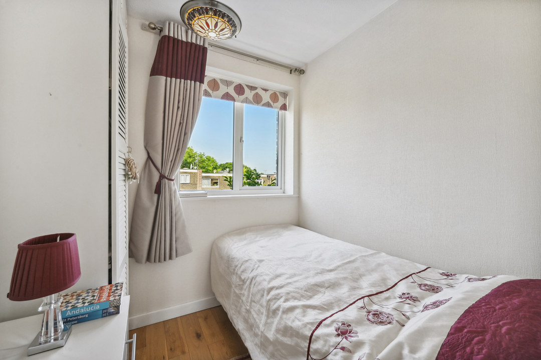 3 bed terraced house for sale in Templewood, Ealing  - Property Image 13