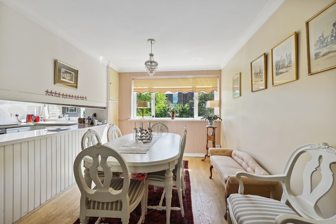 3 bed terraced house for sale in Templewood, Ealing  - Property Image 6