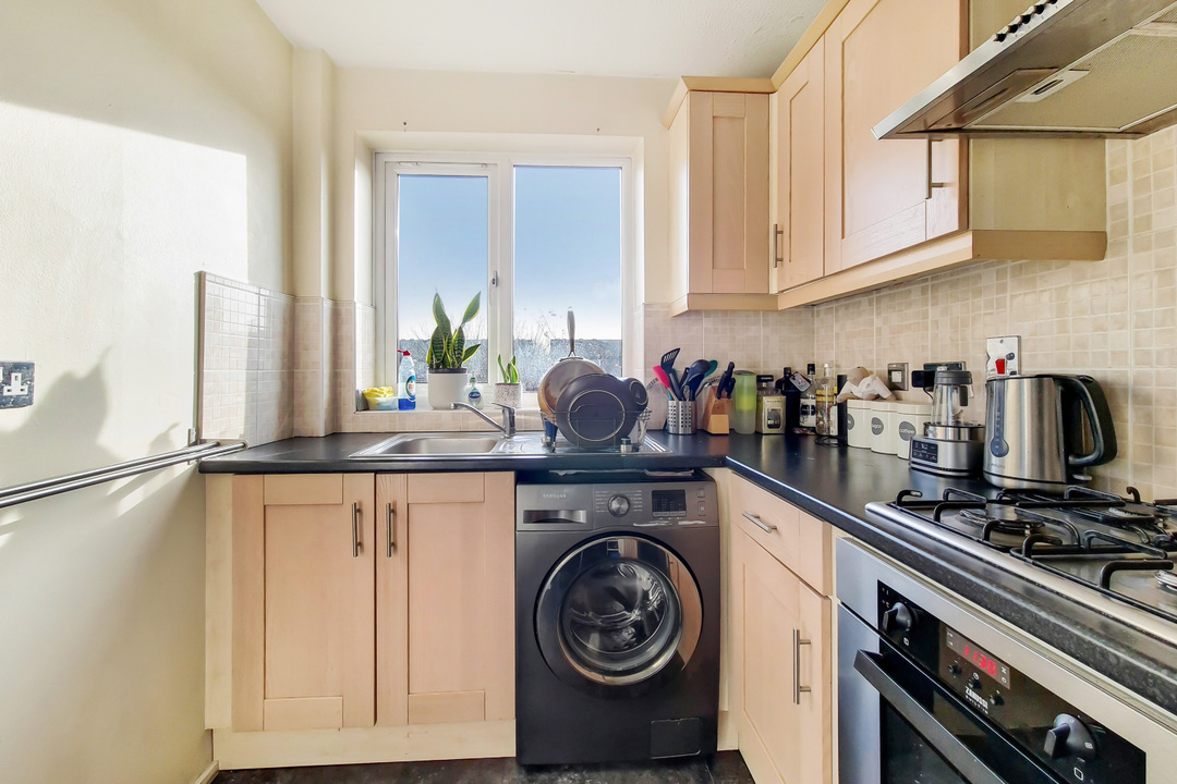 1 bed apartment to rent in Littlewood Close, London 7