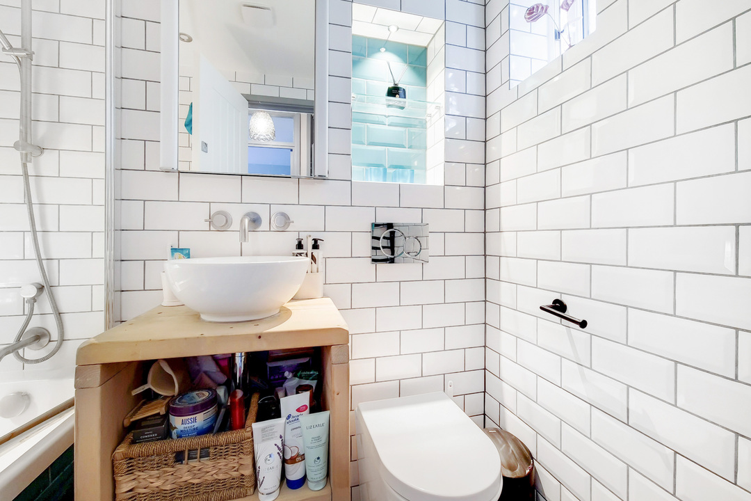 1 bed apartment to rent in Littlewood Close, London 4