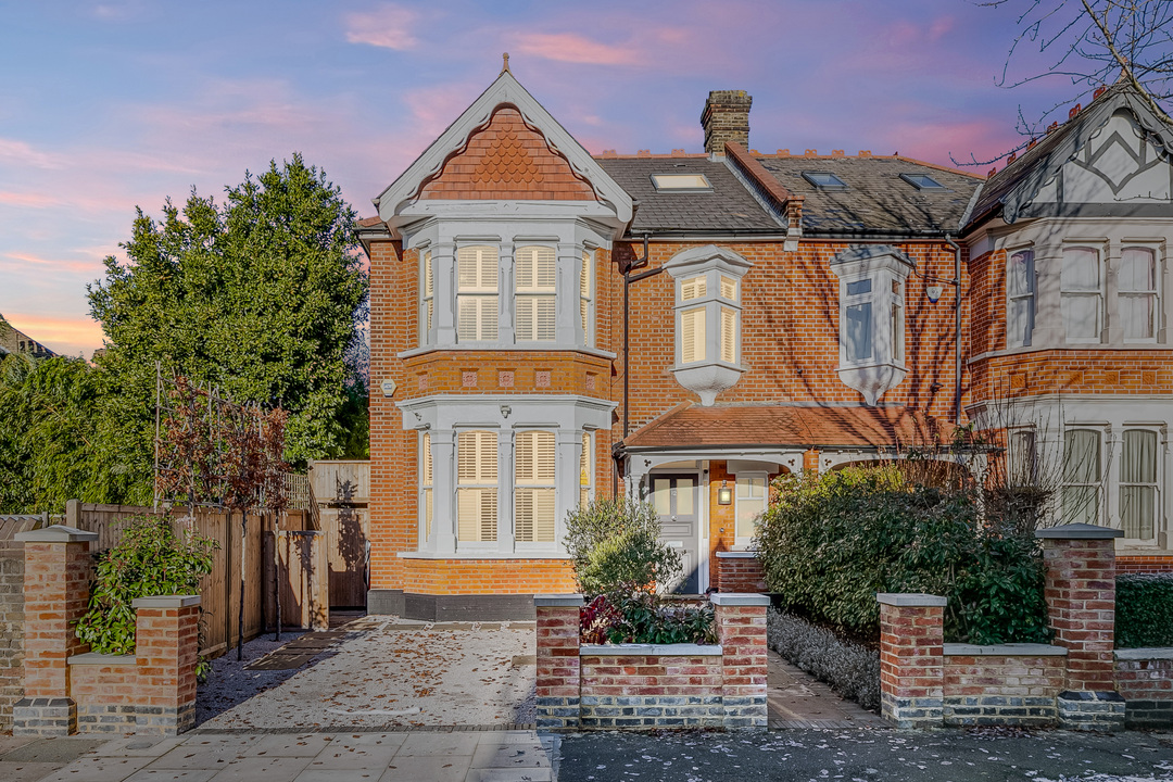 6 bed semi-detached house to rent in Acton, London  - Property Image 1
