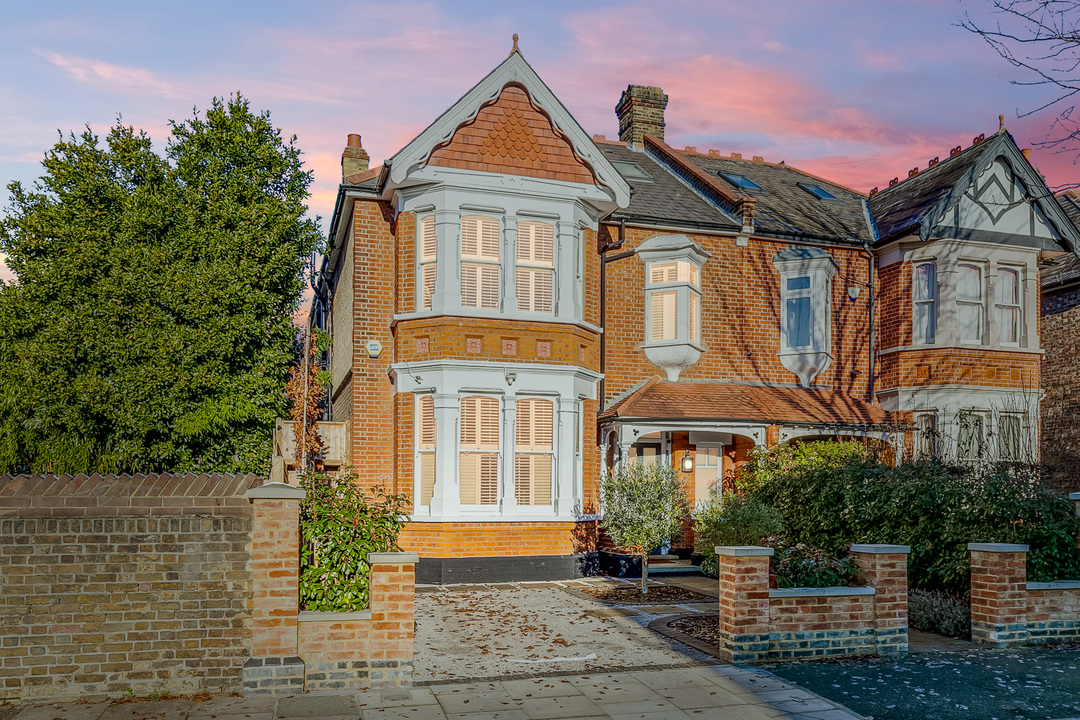 6 bed semi-detached house to rent in Acton, London  - Property Image 41