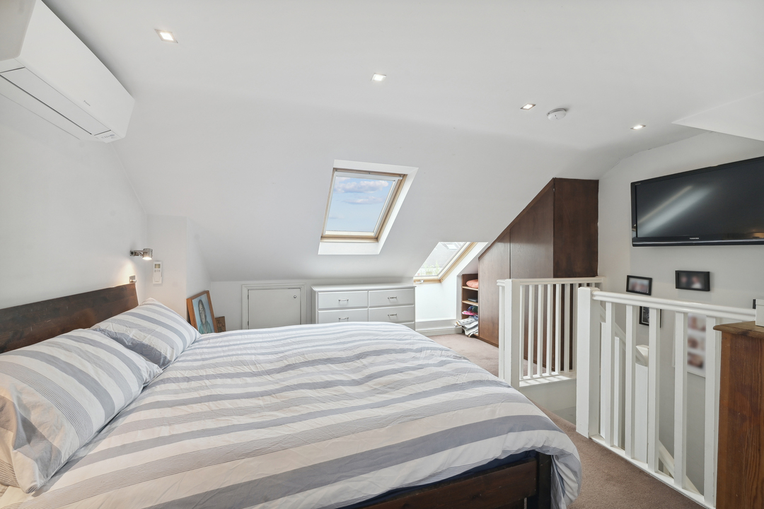 3 bed end of terrace house for sale in Green Avenue, Ealing, Northfields, London, W13 5