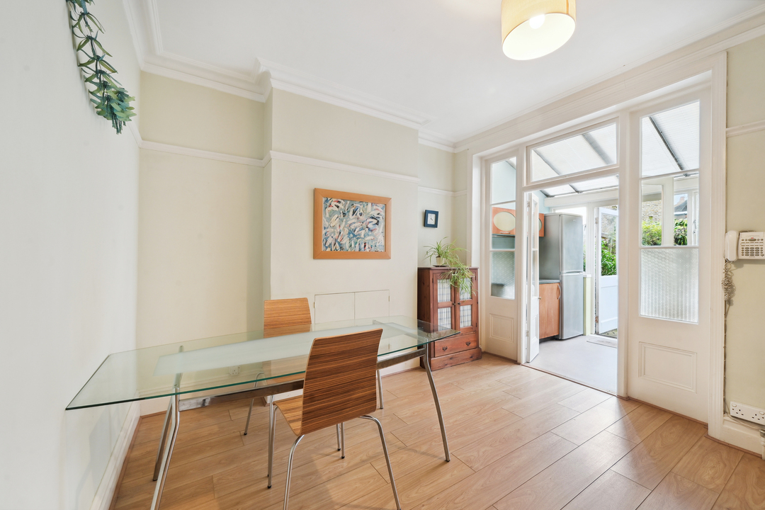 4 bed semi-detached house for sale in Kingsley Avenue, Ealing  - Property Image 6