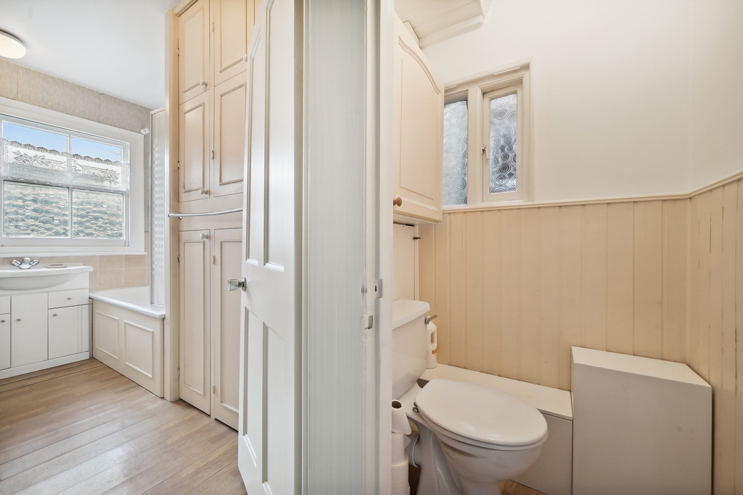 4 bed semi-detached house for sale in Kingsley Avenue, Ealing, London, W13 16