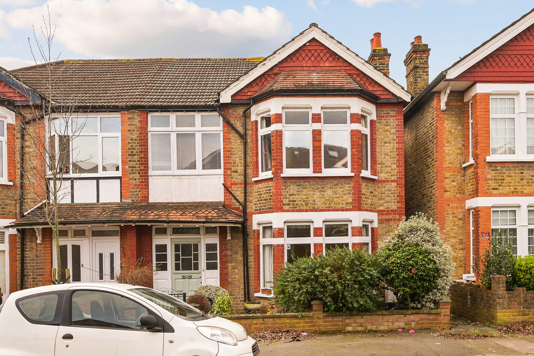 4 bed semi-detached house for sale in Kingsley Avenue, Ealing - Property Image 1