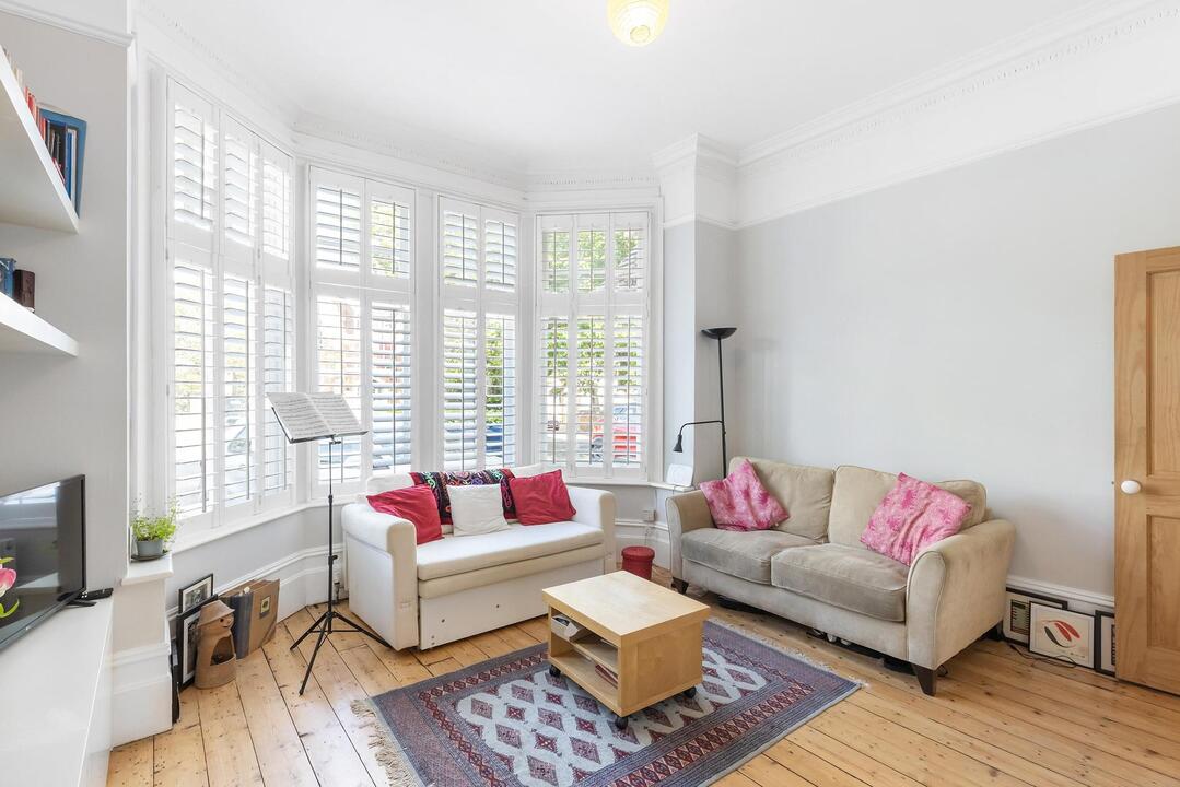 1 bed apartment for sale in Blakesley Avenue, Ealing, London, W5 4