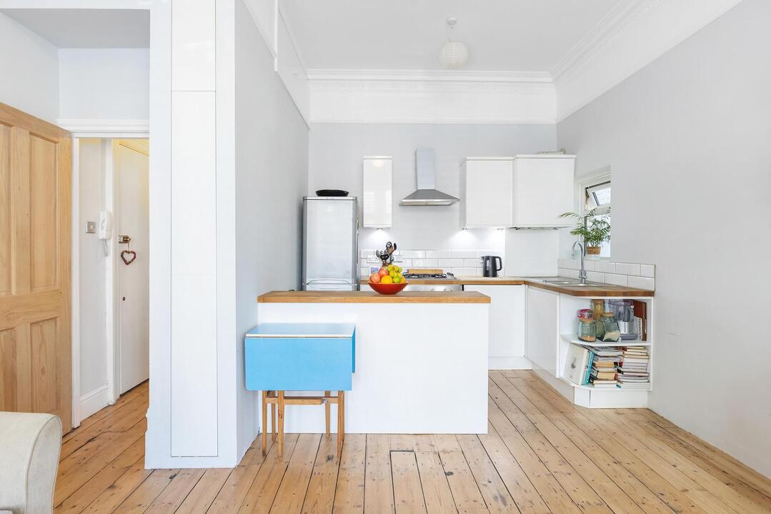 1 bed apartment for sale in Blakesley Avenue, Ealing, London, W5 2