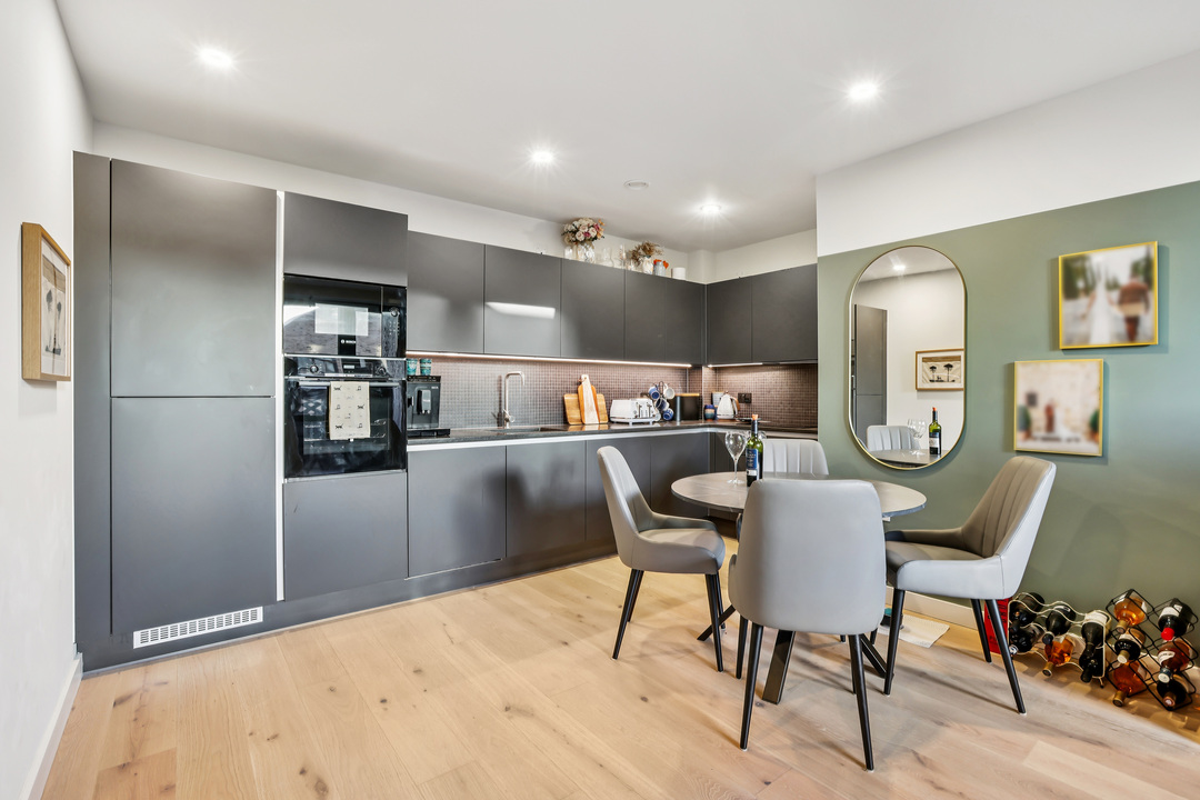 1 bed apartment for sale in Sarsen House, Hanwell Square, Hanwell, London, W7  - Property Image 10