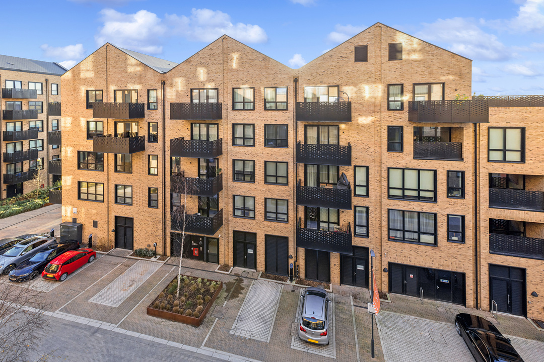 1 bed apartment for sale in Sarsen House, Hanwell Square, Hanwell, London, W7  - Property Image 2