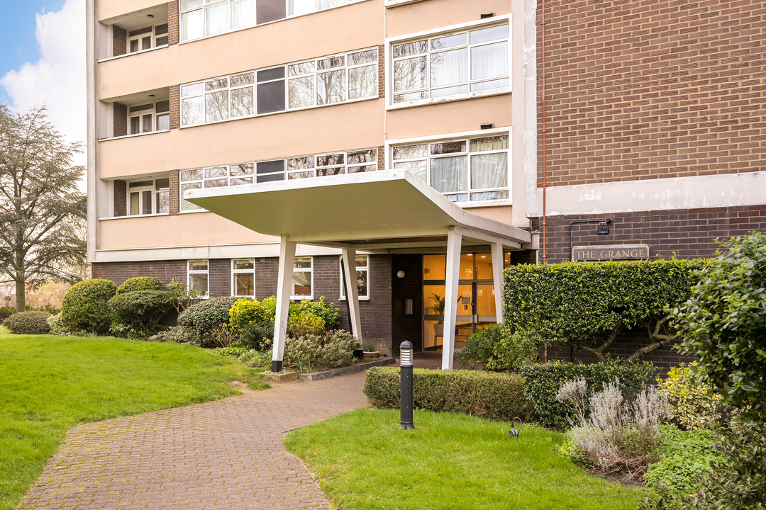 2 bed apartment for sale in The Grange, Ealing  - Property Image 19