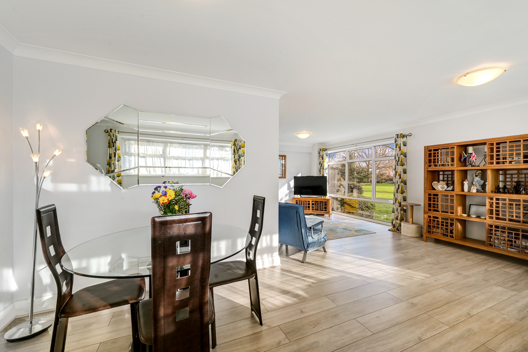 2 bed apartment for sale in The Grange, Ealing - Property Image 1