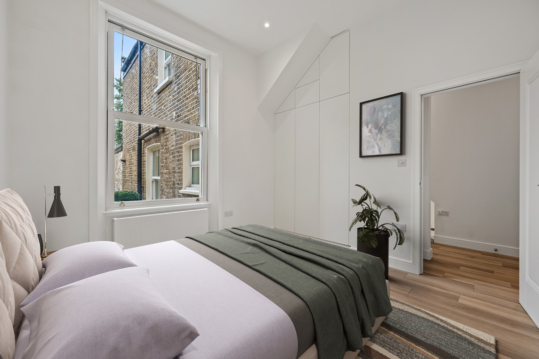 2 bed apartment to rent in Alfred Road, Acton, London, W3 6