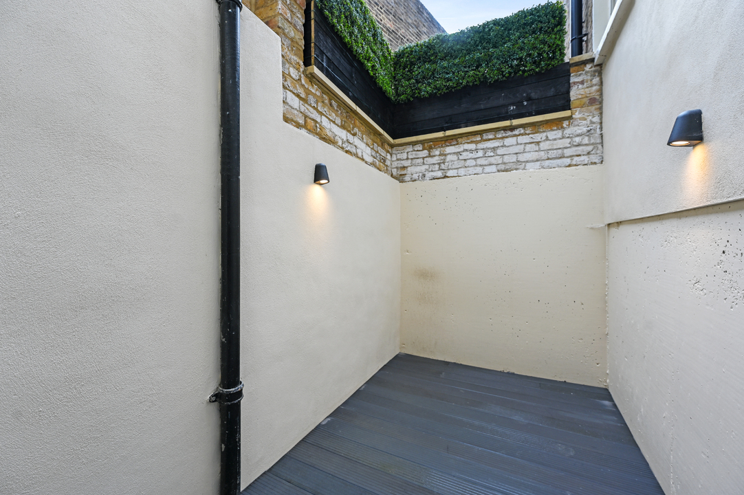 2 bed apartment to rent in Alfred Road, London  - Property Image 11