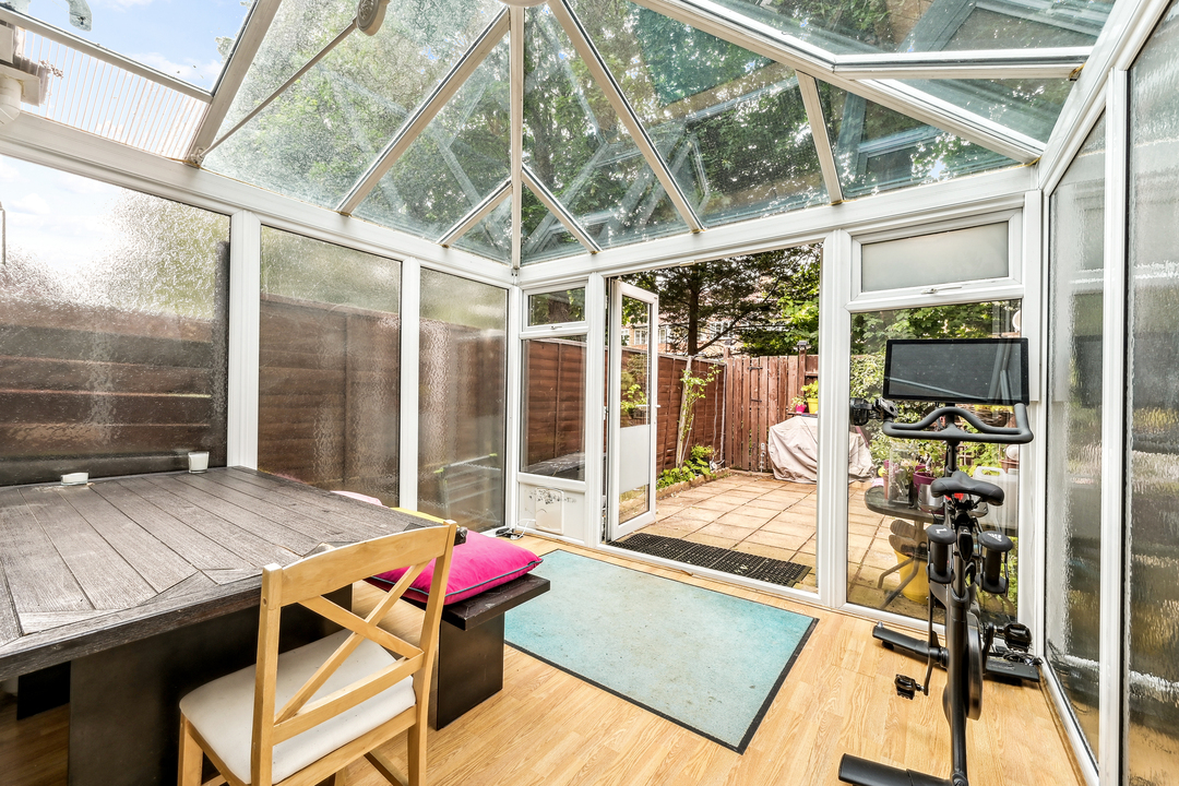 3 bed terraced house for sale in Charles Road, Ealing  - Property Image 4