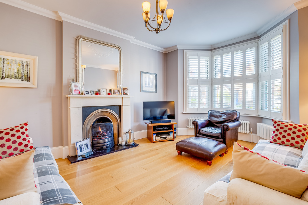 4 bed semi-detached house for sale in Lynton Avenue, Ealing - Property Image 1