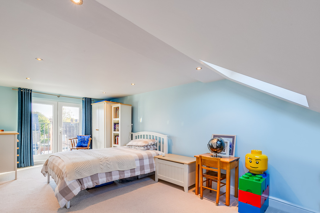 4 bed semi-detached house for sale in Lynton Avenue, Ealing, London, W13 15