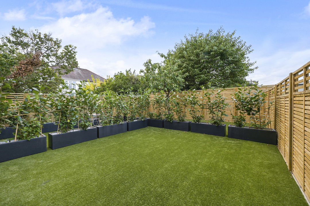 1 bed apartment for sale in Burnham Way, London 9