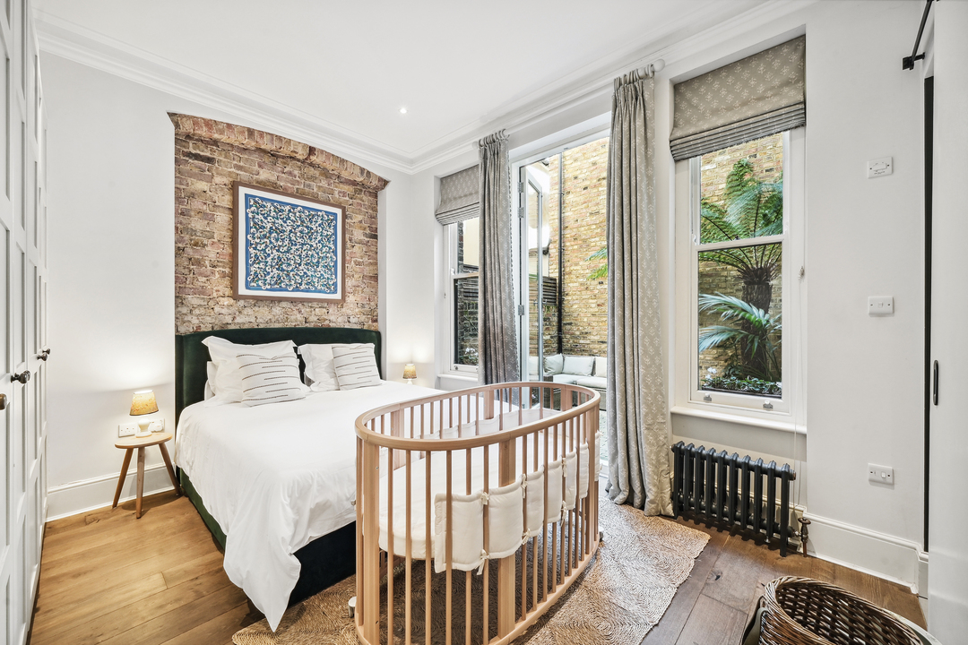 1 bed apartment for sale in Gordon Road, Ealing, London, W5 9