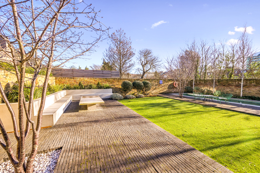 1 bed apartment for sale in Gordon Road, Ealing, London, W5 15