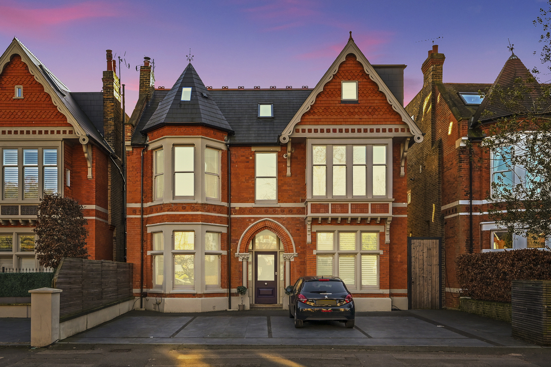 1 bed apartment for sale in Gordon Road, Ealing, London, W5 3