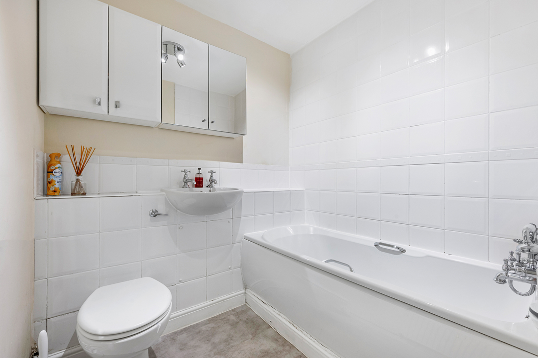 3 bed terraced house for sale in Old Twelve Close, Hanwell  - Property Image 16