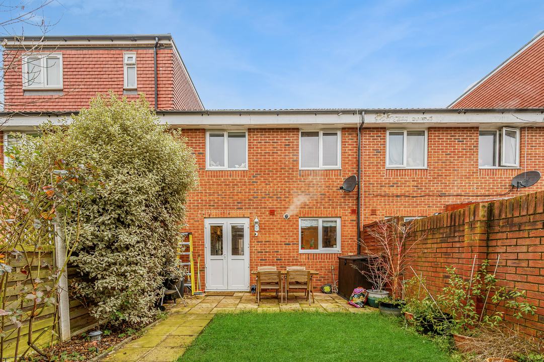 3 bed terraced house for sale in Old Twelve Close, Hanwell 16
