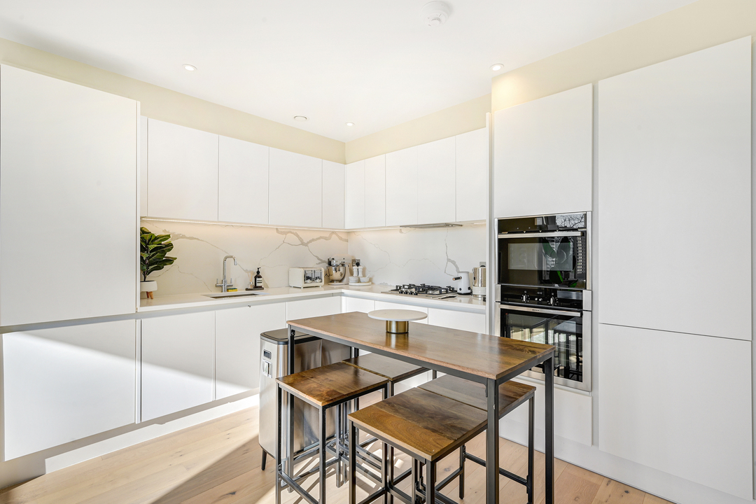 1 bed apartment for sale in Gunnersbury Avenue, Ealing  - Property Image 2