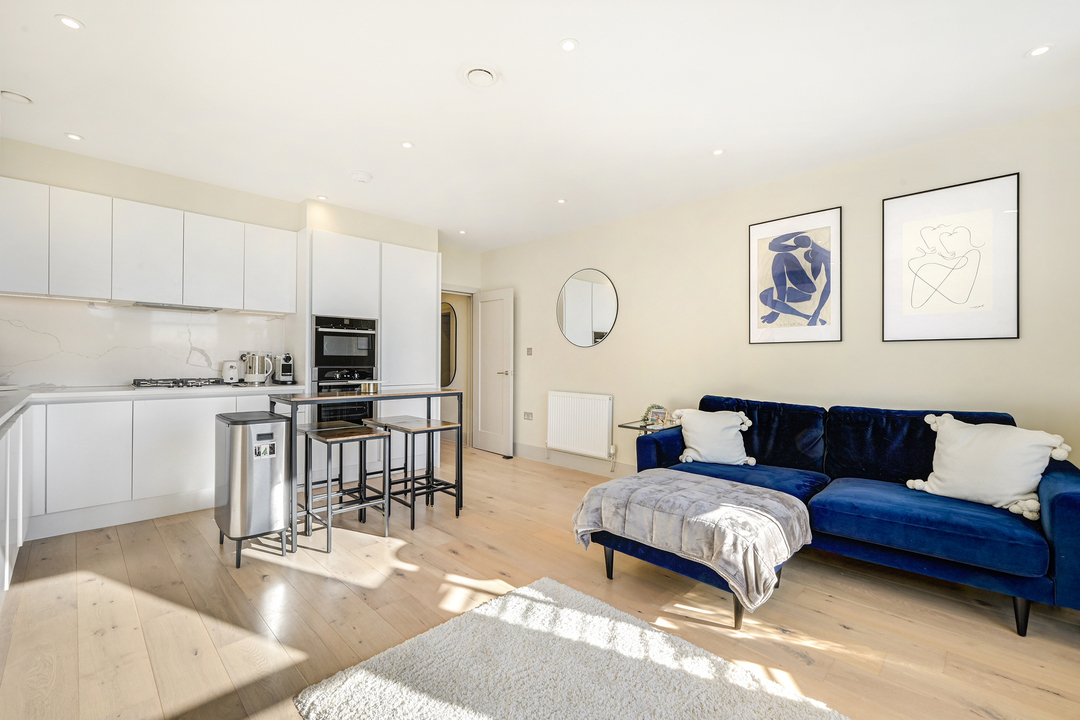 1 bed apartment for sale in Gunnersbury Avenue, Ealing 7