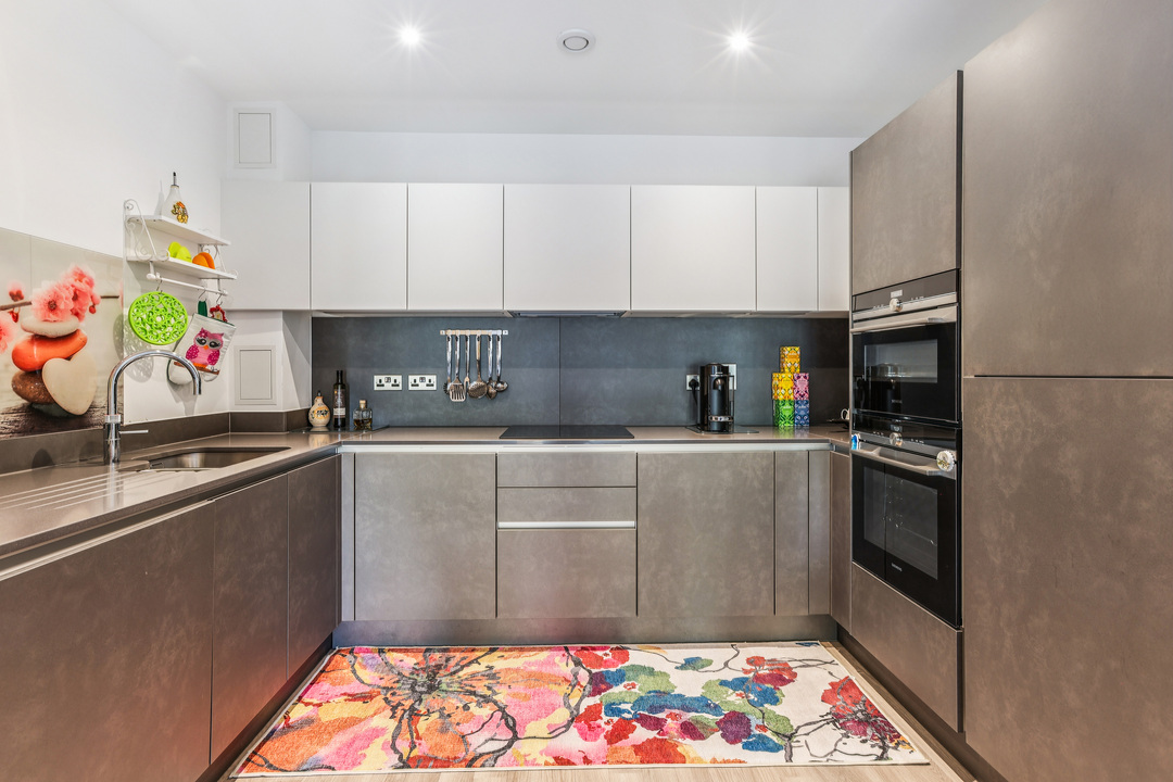 2 bed apartment to rent in Wilde House, Avenue Road, Acton, London, W3 1