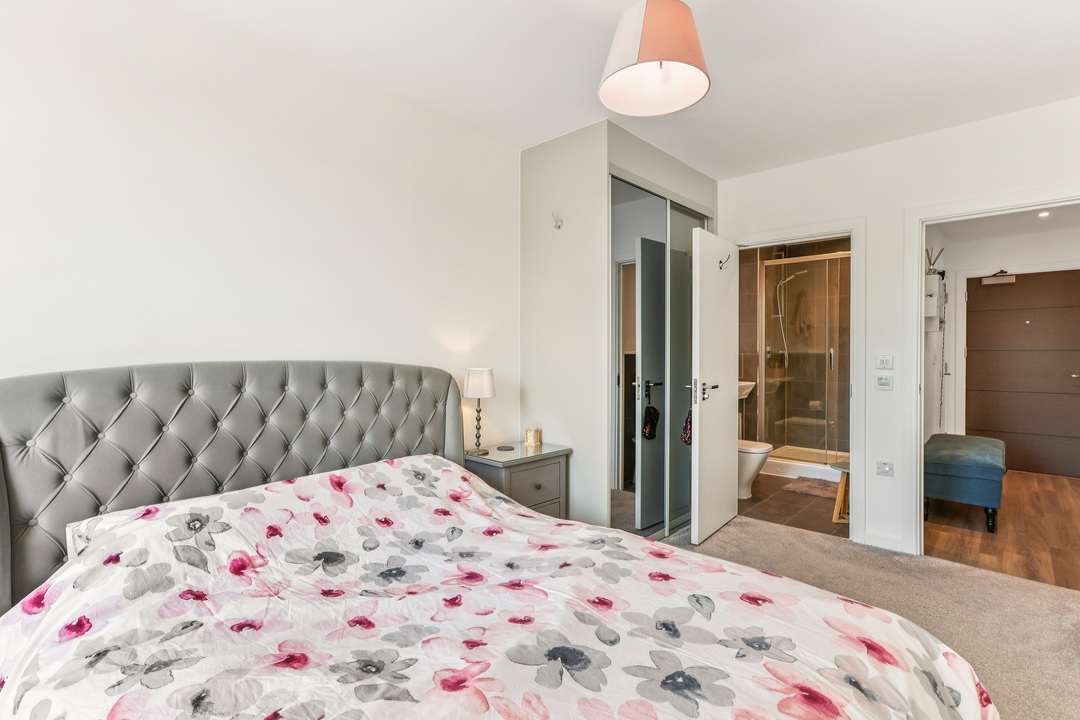 2 bed apartment to rent in Wilde House, Avenue Road, Acton, London, W3 6