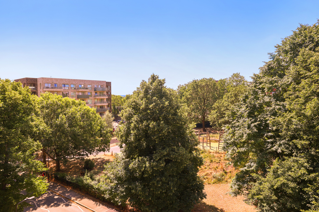 2 bed apartment to rent in Wilde House, Avenue Road, Acton, London, W3 11