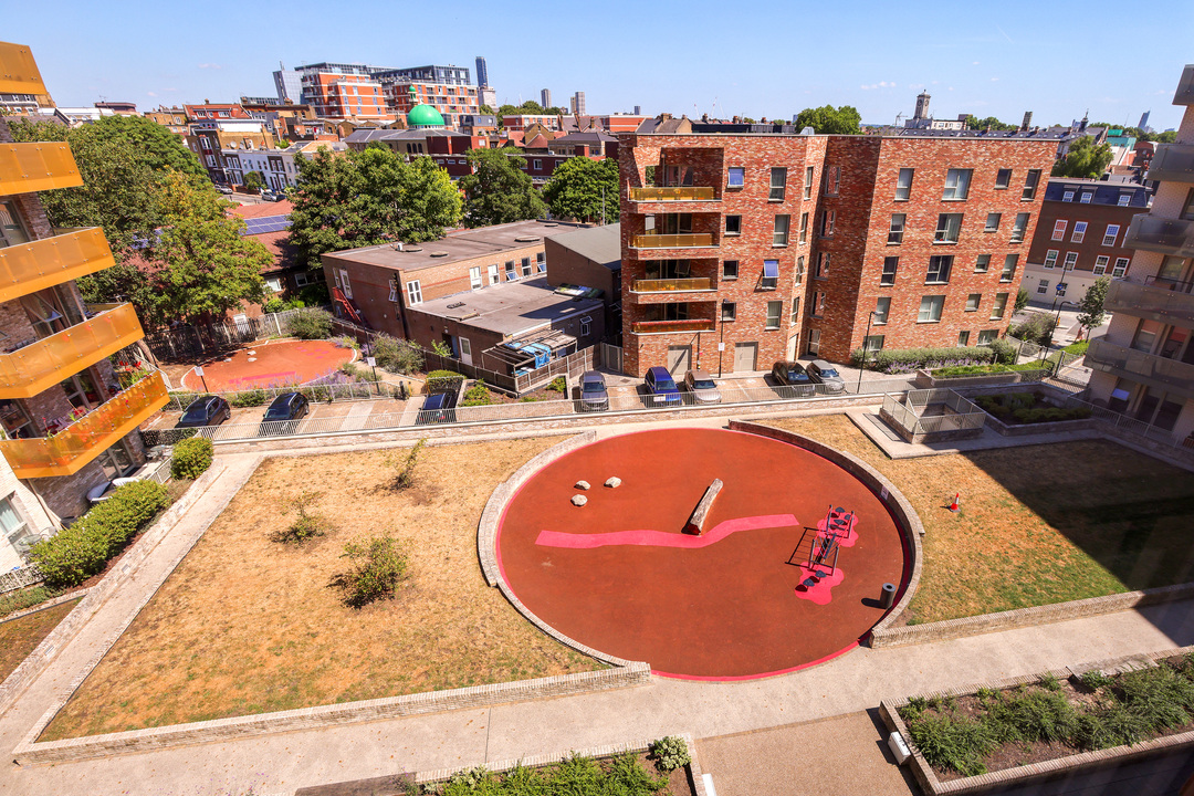 2 bed apartment to rent in Wilde House, Avenue Road, Acton, London, W3 13