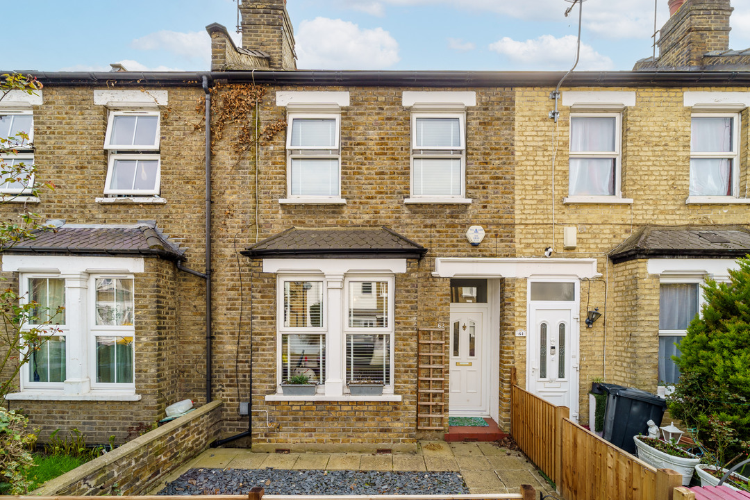 2 bed terraced house for sale in Darwin Road, Ealing  - Property Image 3