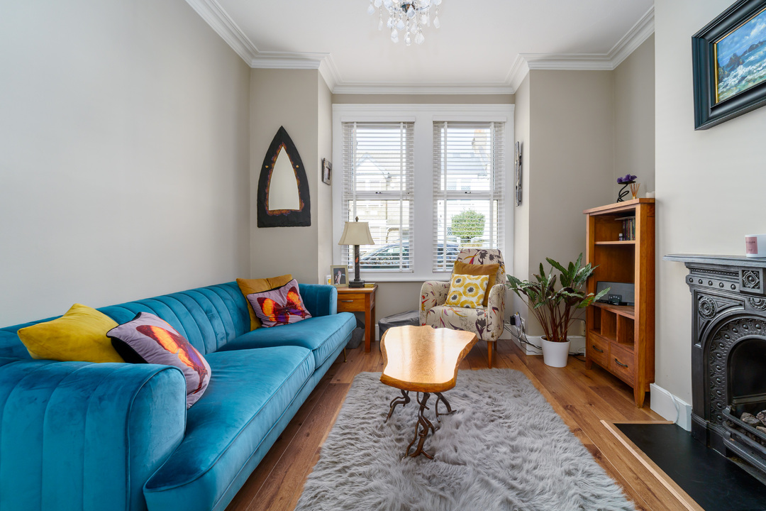 2 bed terraced house for sale in Darwin Road, Ealing  - Property Image 2