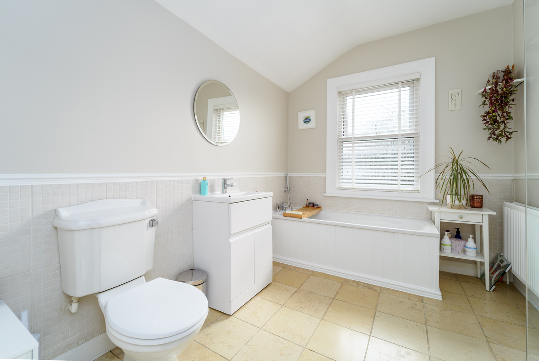 2 bed terraced house for sale in Darwin Road, Ealing  - Property Image 15