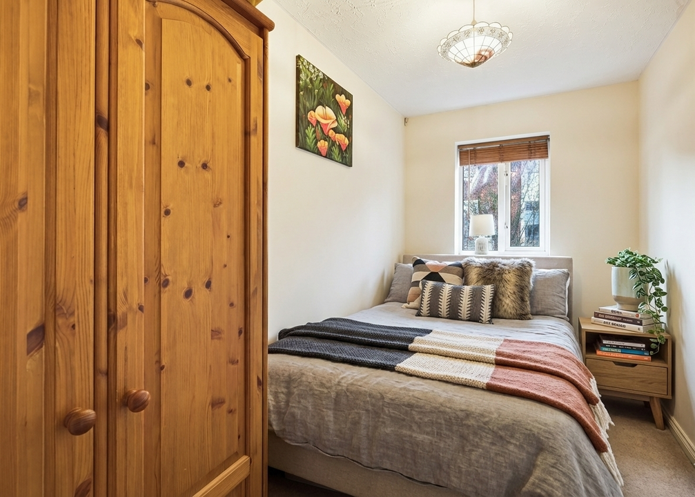 2 bed apartment to rent in Queens Walk, Ealing, London, W5  - Property Image 4