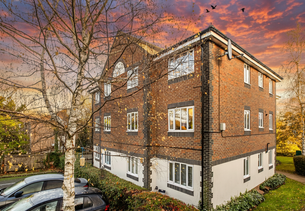 2 bed apartment to rent in Queens Walk, Ealing, London, W5  - Property Image 10