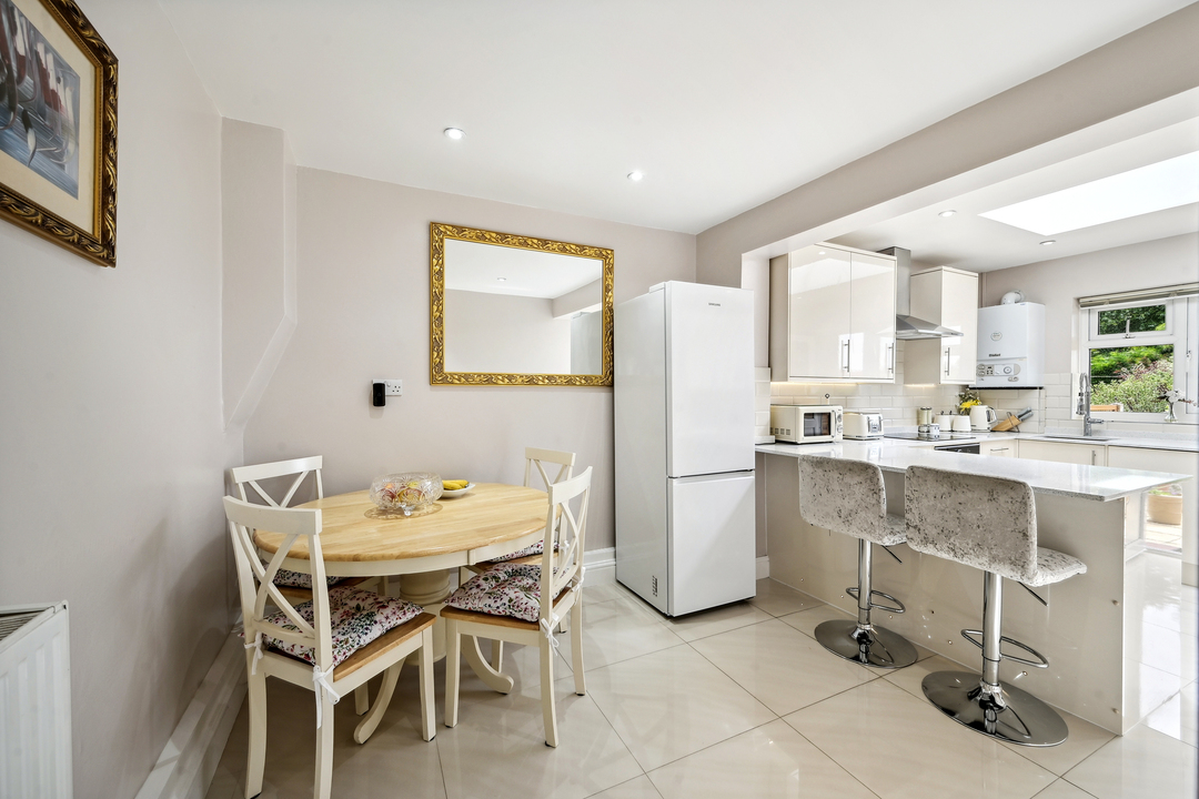 3 bed apartment for sale in Townholm Crescent, Hanwell  - Property Image 7