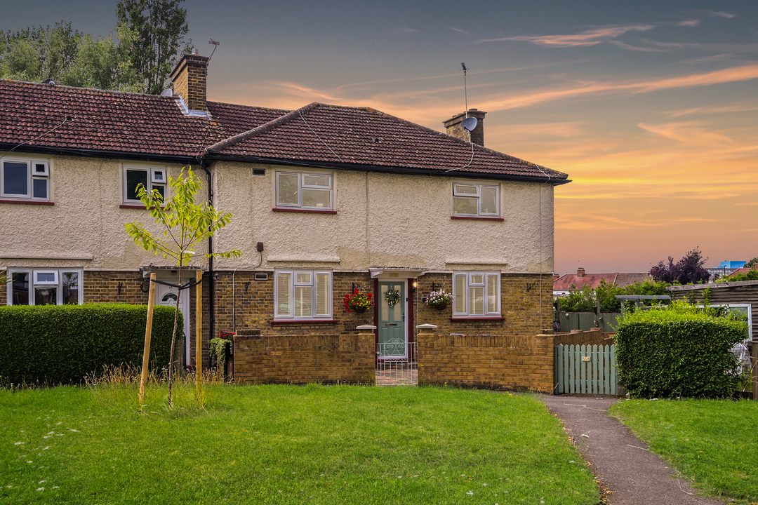 3 bed apartment for sale in Townholm Crescent, Hanwell  - Property Image 14