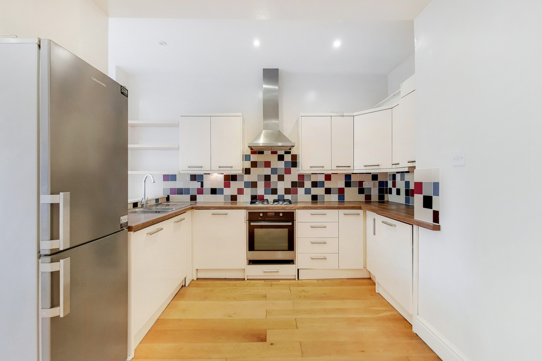 2 bed apartment for sale in Lynton Avenue, Ealing  - Property Image 5