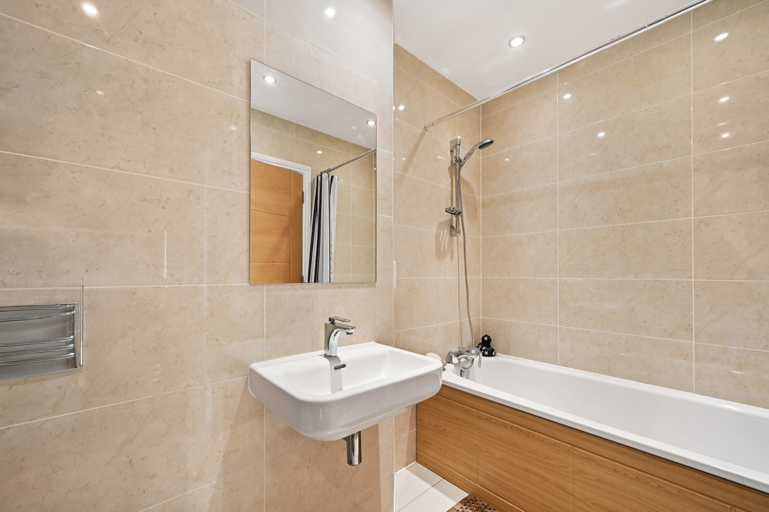 4 bed terraced house for sale in Northfield Road, Ealing  - Property Image 7